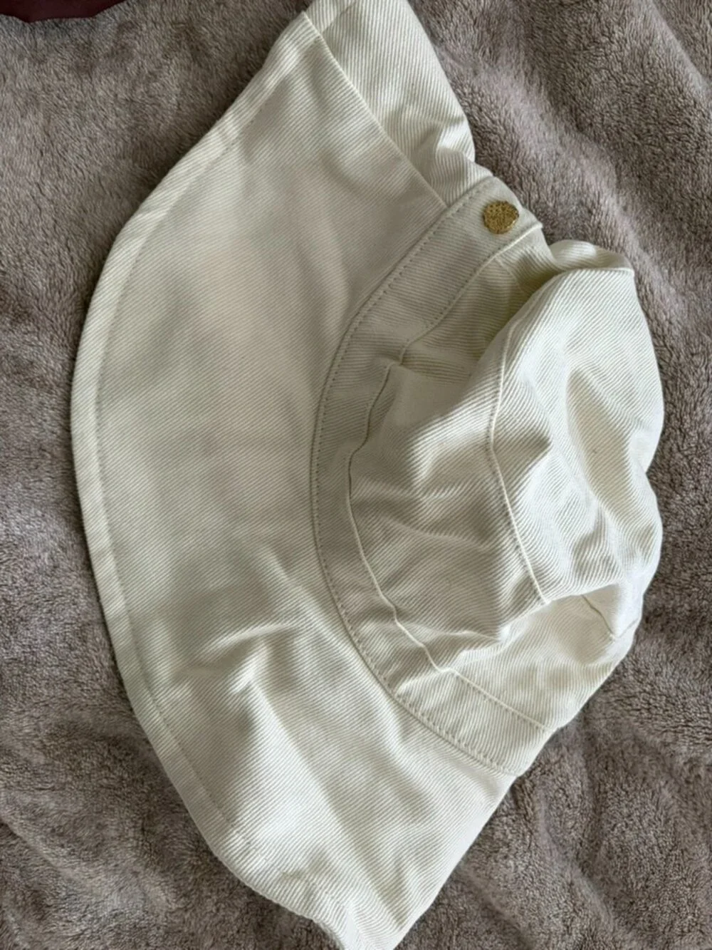 Vince Camuto canvas bucket hat